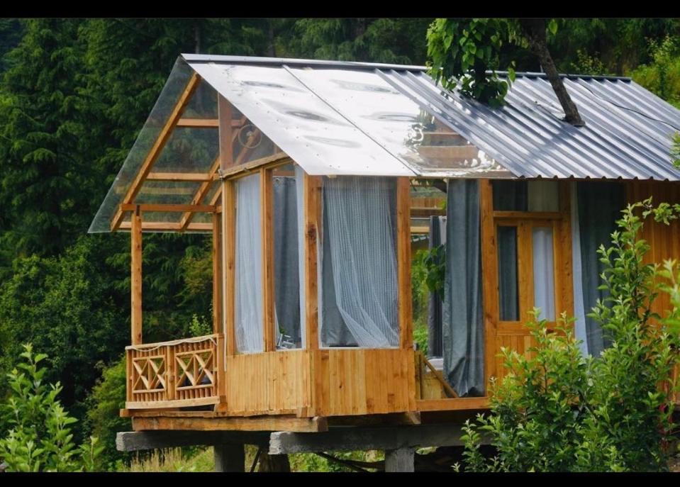 Cloudwalk Treehouse Villa Jibhi Ngoại thất bức ảnh